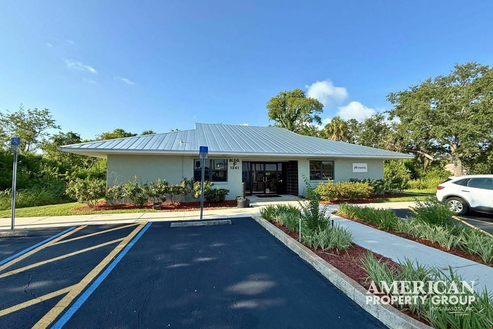 Stand Alone Building Zoned CG w/ 2,640 sf +/-