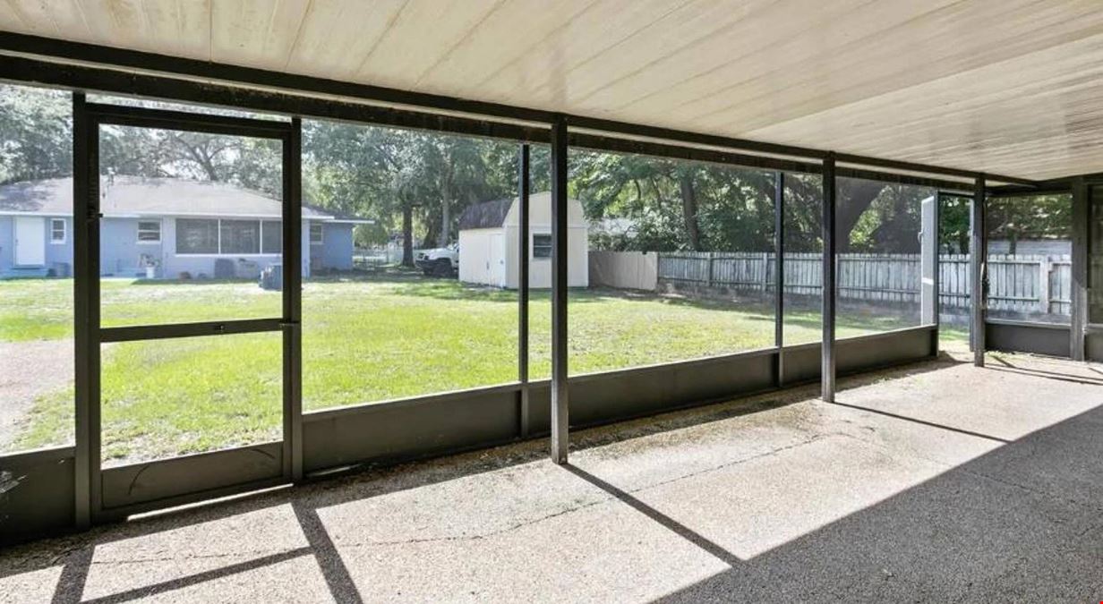 Investment Opportunity – Mixed-Use Income Property with Laundromat