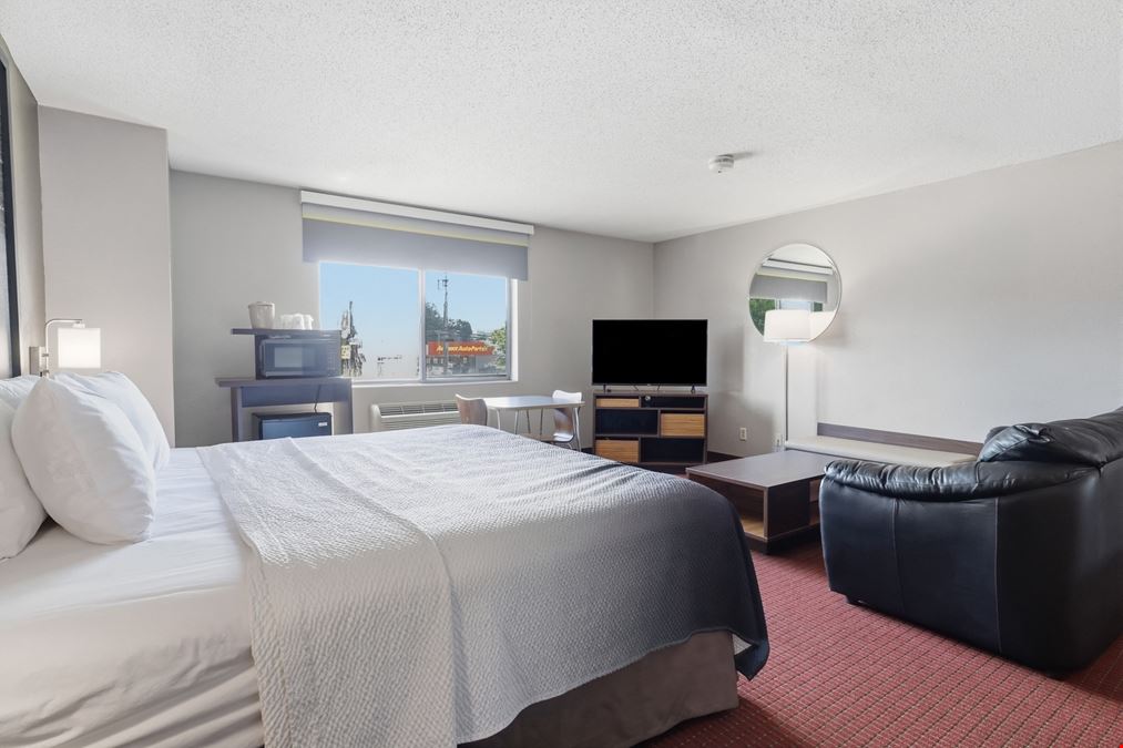 7680 Niagara Falls Blvd - Super 8 by Wyndham
