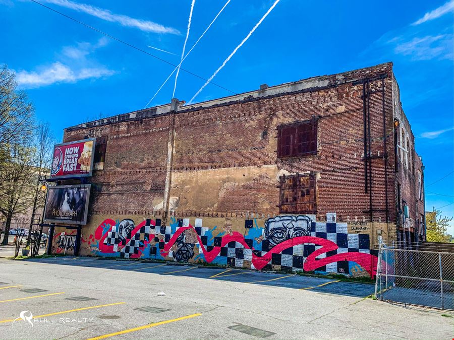 Downtown Atlanta Peachtree Street Building |  ±3,300 SF – ±10,000 SF