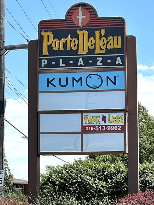 Porte De L'eau Plaza