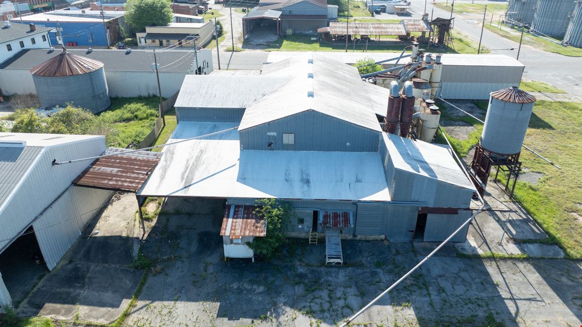 Hawkinsville, Georgia - Cotton Warehouses/Gin