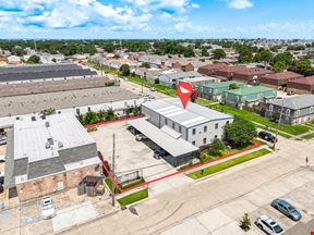 ±6,400 SF Office/Warehouse with Gated Lot and Grade-Level Door