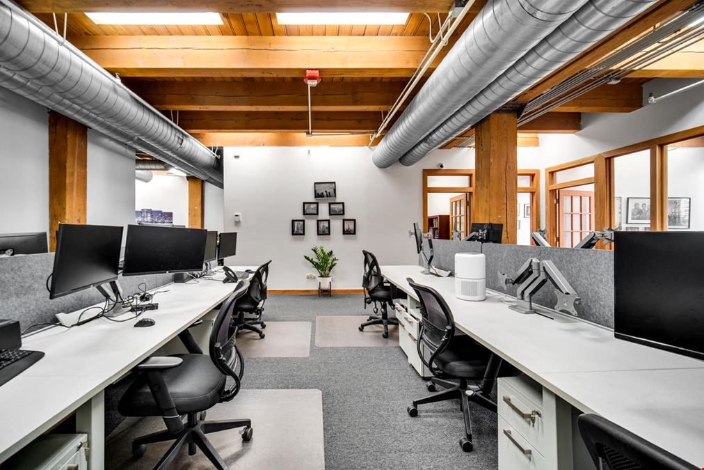 566 W Lake St, Suite 240, Chicago, IL 60661
