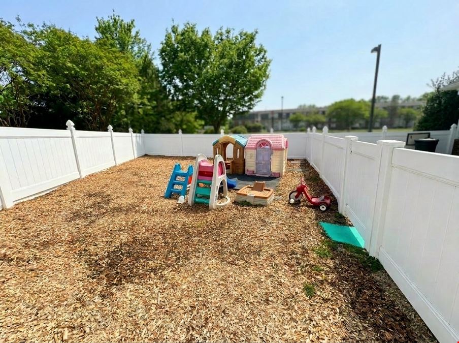 5000 Ridgedale Parkway