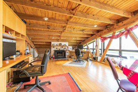 Preview of Office space for Rent at 1703 Darrow Ave