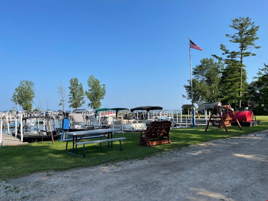 Pointe Au Gres Marina & Campground 