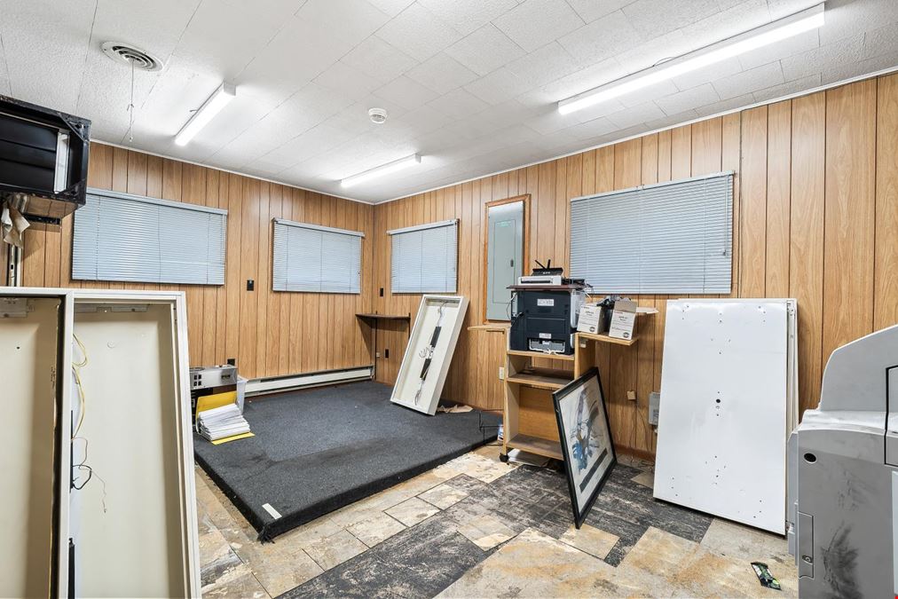 High-Clearance Industrial Hub with Prime Northeast Connectivity and Room to Grow