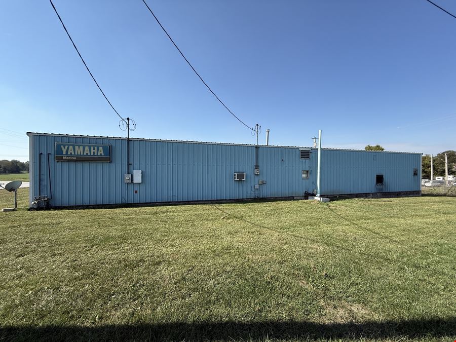 5,000 SF Office / Warehouse Building For Lease in Nixa
