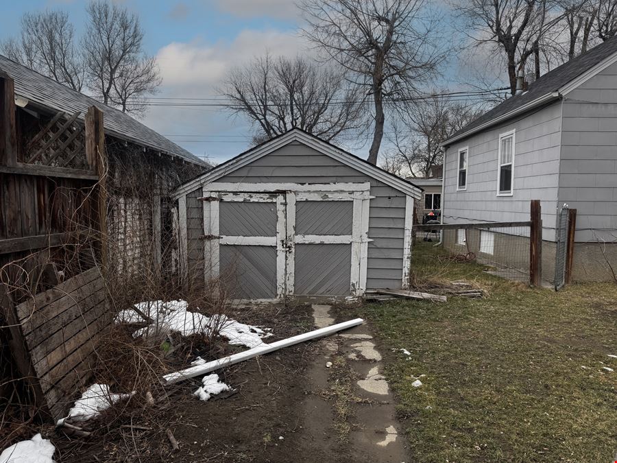 15 Burlington Ave