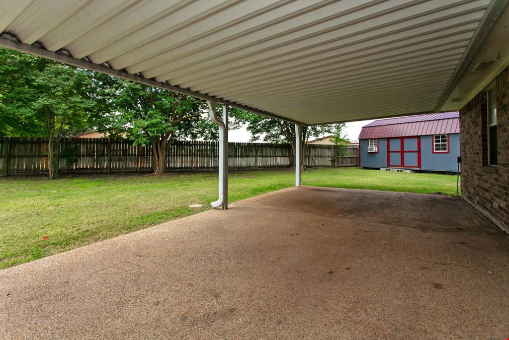 2600 Greenberry Circle