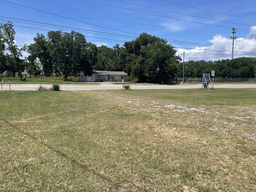 1833 SF Available Now on Creighton Road, Pensacola