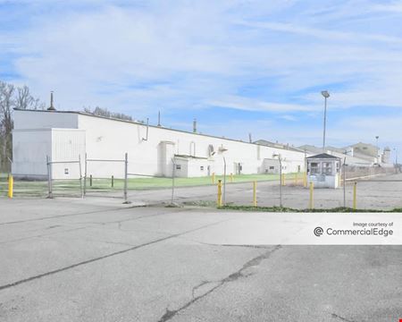 Preview of Industrial space for Rent at 1901 Henderson Drive