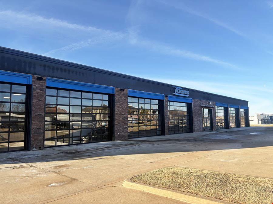 Retail Space West of Quail Springs Mall
