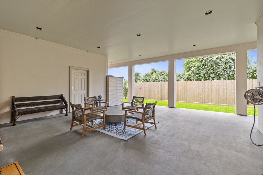 Coastal Charm in San Leon – Minutes from the Bay