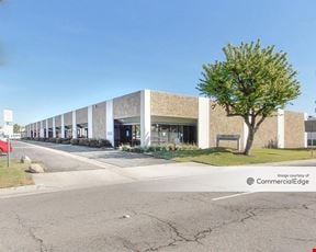 1523 & 1533 West Orangewood Avenue