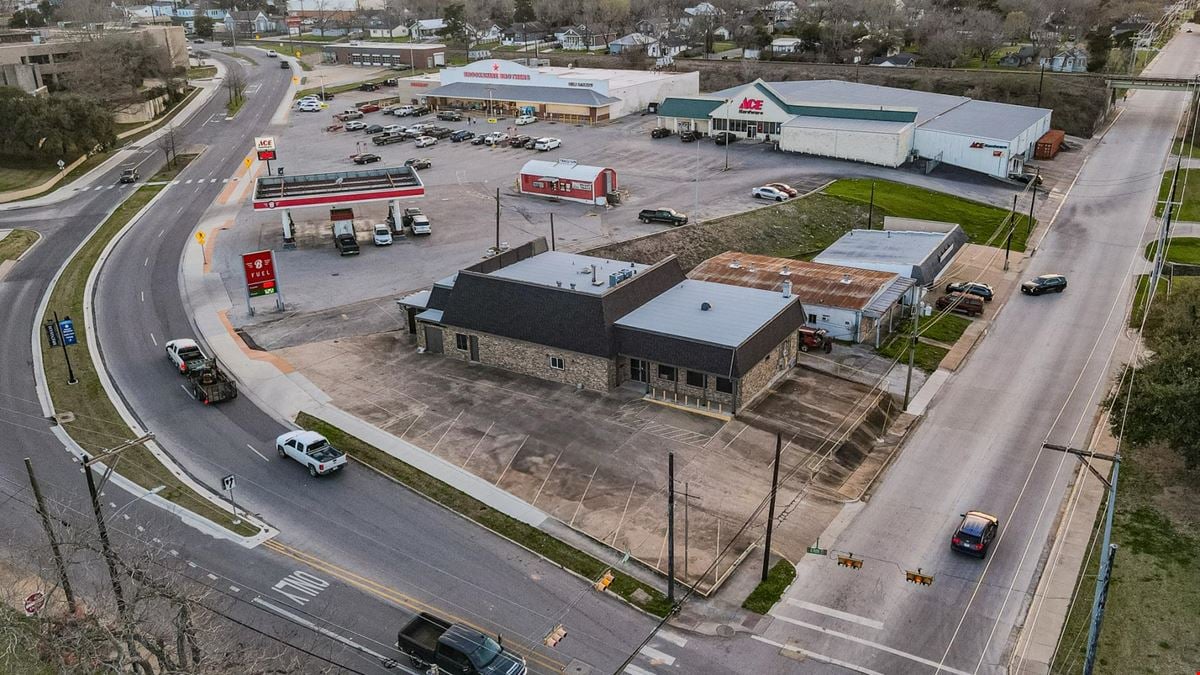 401 N Austin Pkwy