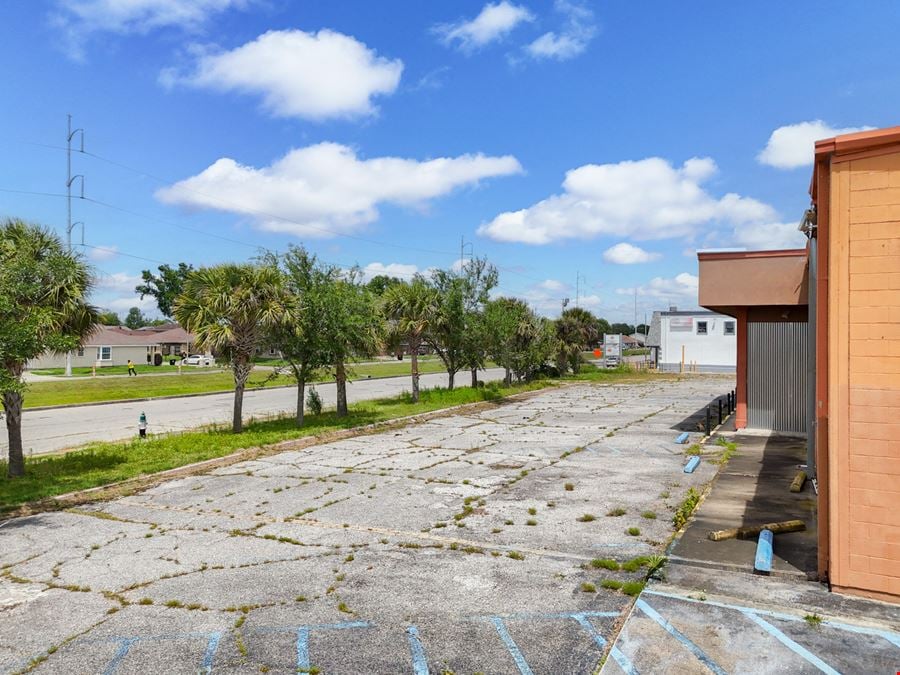 ±19,870 SF Retail Redevelopment Opportunity Near I-10