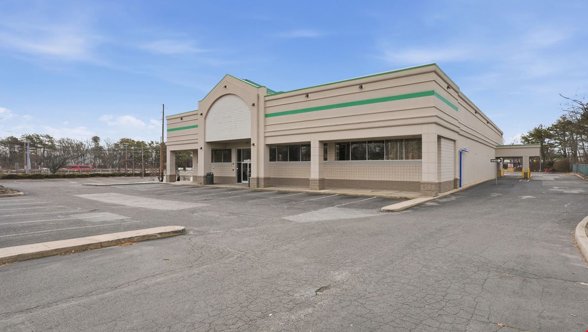 Vacant Dollar Tree