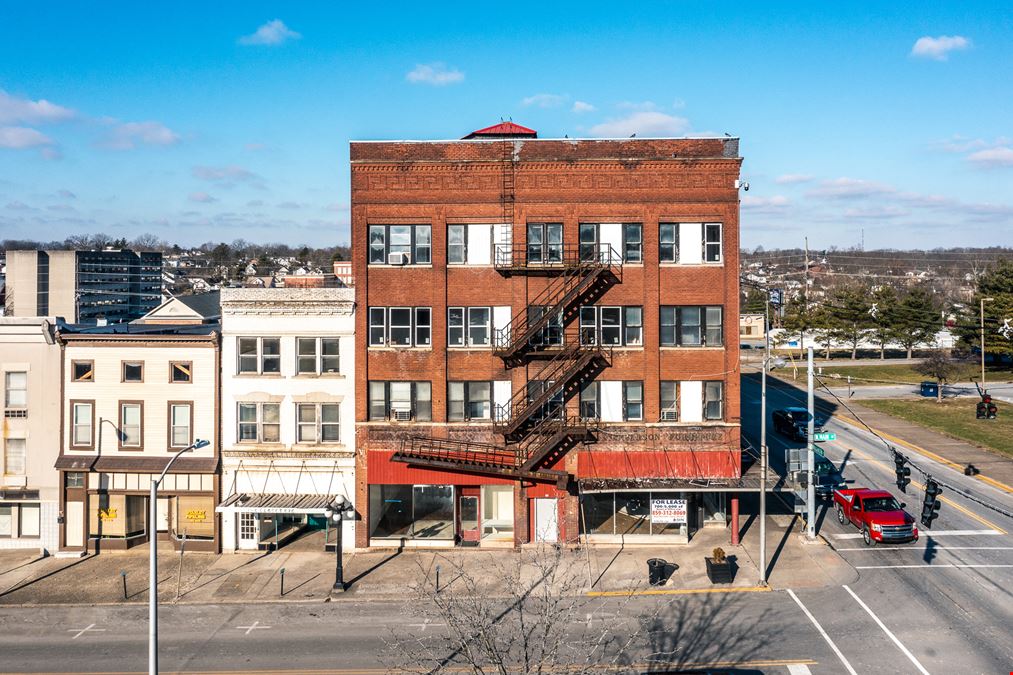 Online Auction, Downtown Winchester Vacant Apartment-Retail Building