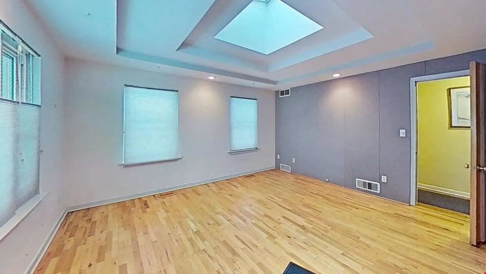415 W. Grand River Ave.