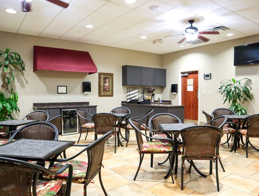 Immaculate ±11,576 SF Facility w/ Quality Construction and Features