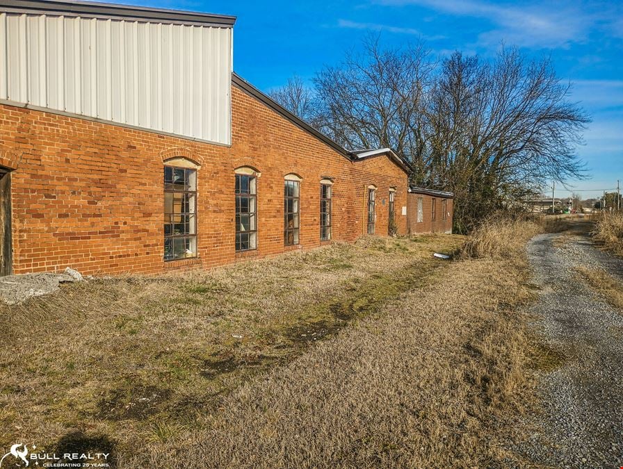 Industrial/Flex Opportunity Located in Close Proximity to I-75