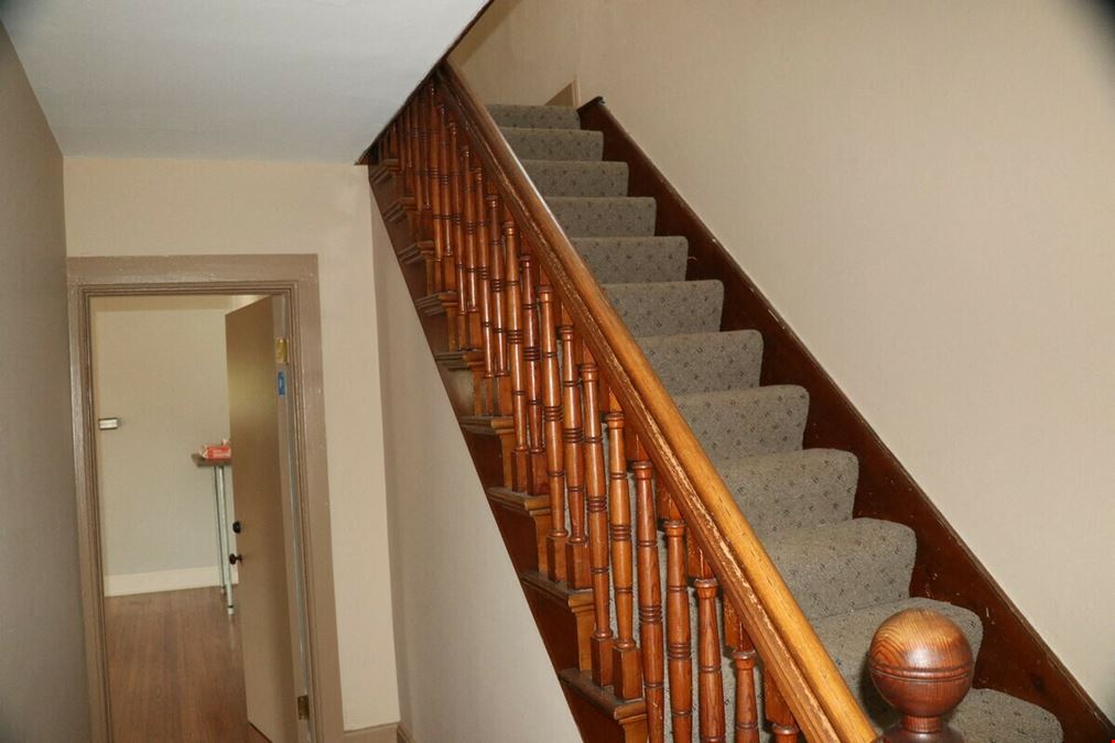 108 N Walkup Ave