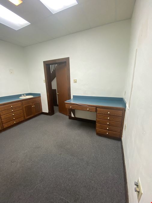 21 N Miami St