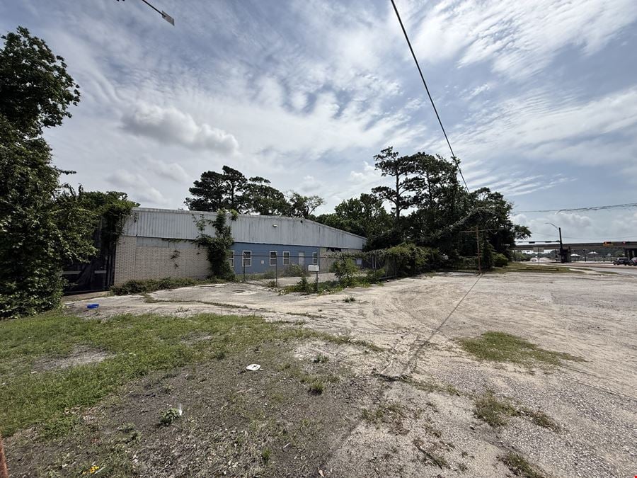 Immediate Occupancy Opportunity in High Visibility Corner of Hwy 146 and Baytown's Historic West End