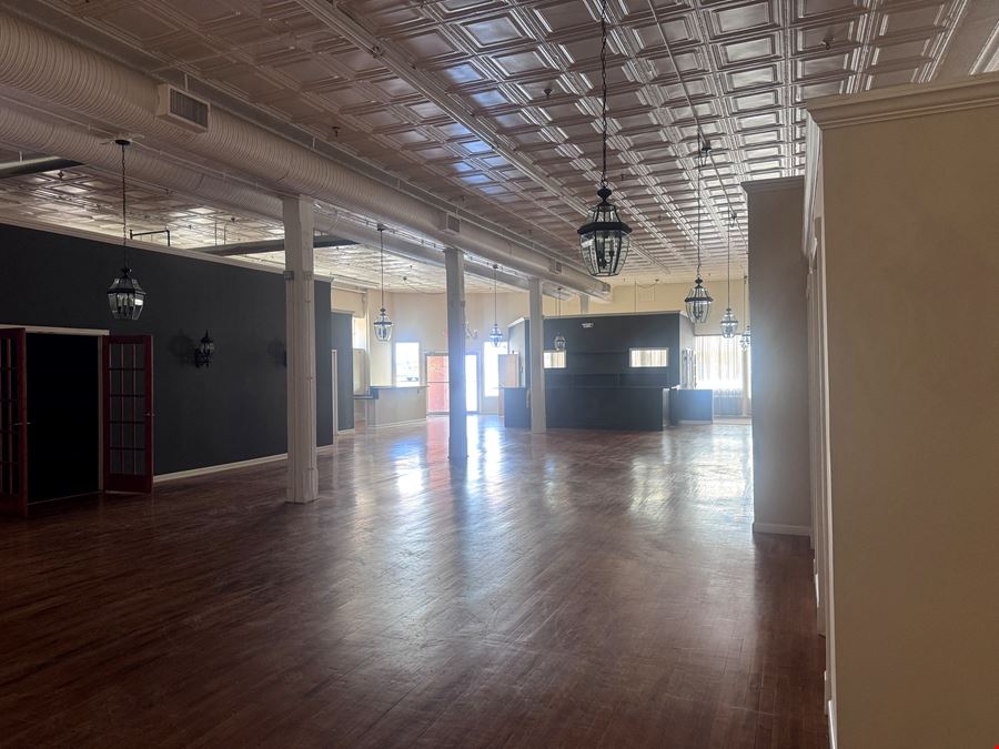 OFFICE/RETAIL BUILDING FOR LEASE