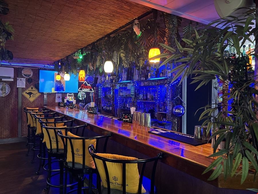 Restaurant Condo - For Sale (Fee Simple)