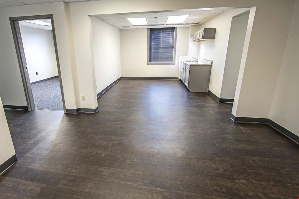 Investment Property: 6,886 SF Building Renovated for Office/Retail