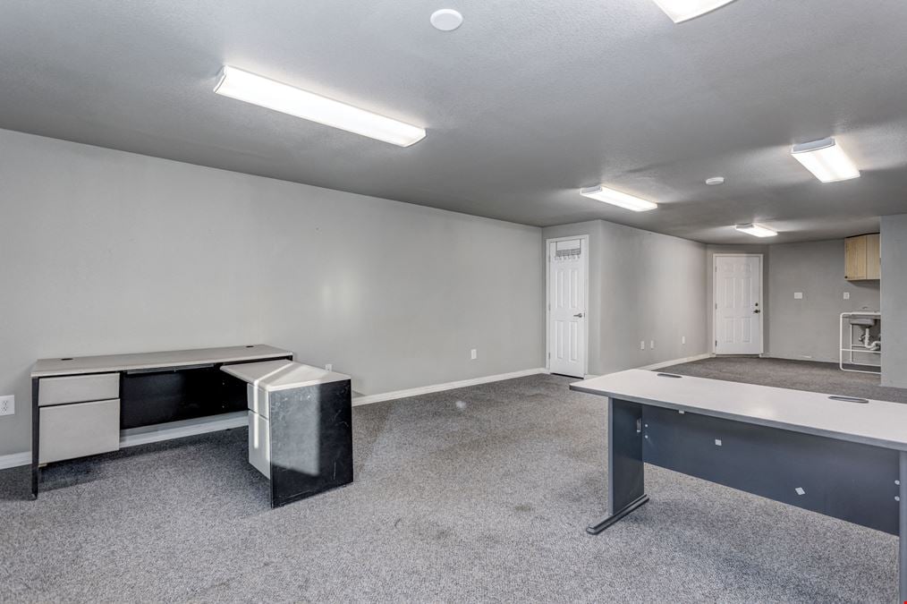 5428 W Clearwater Ave - SUBLEASE - Bldg B
