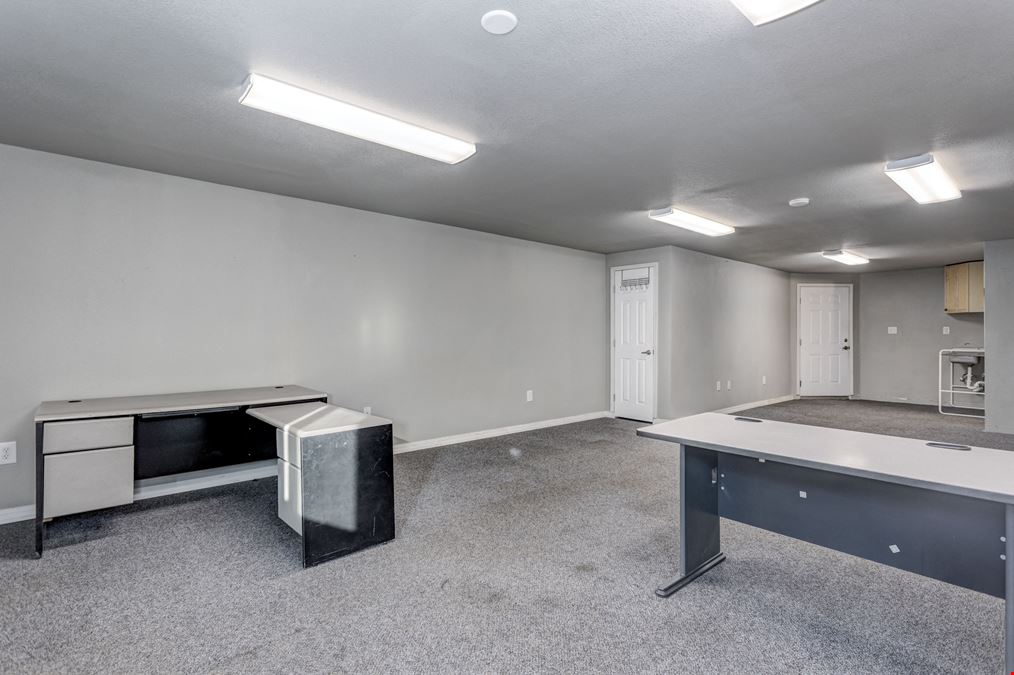 5428 W Clearwater Ave - SUBLEASE - Bldg B