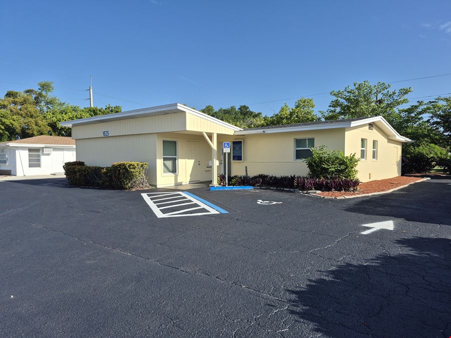 1625 Colonial Blvd., | 1,702± SF Office / Medical Building