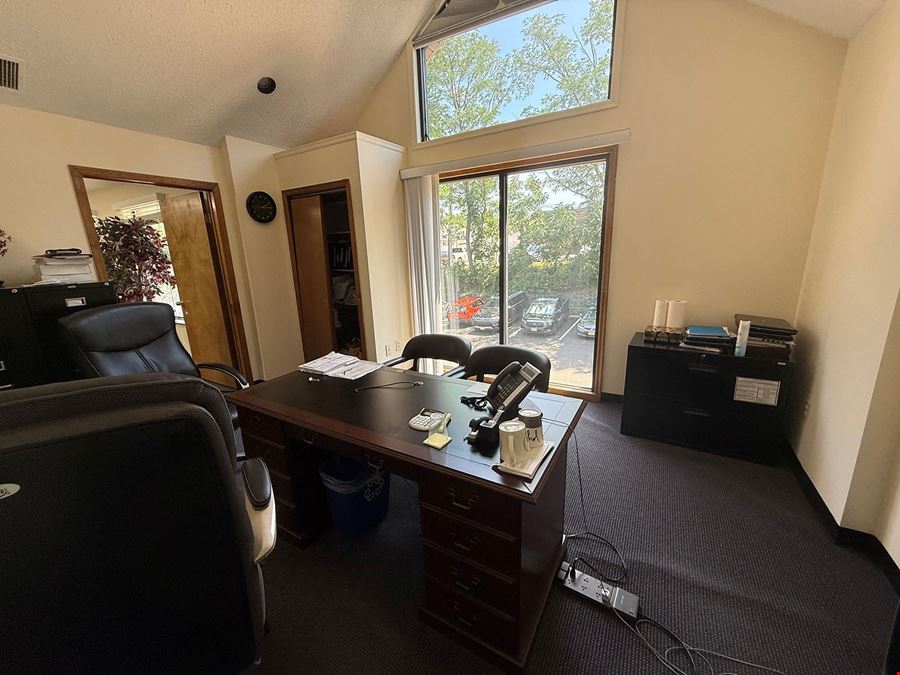 ±1,600 SF Office Condo For Lease