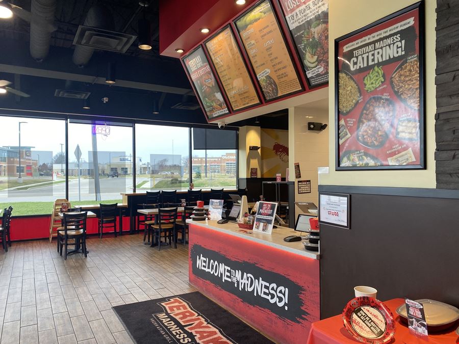 2502 Calumet Ave - Restaurant Space