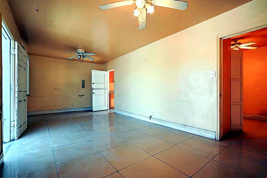 1108 E 84th Place