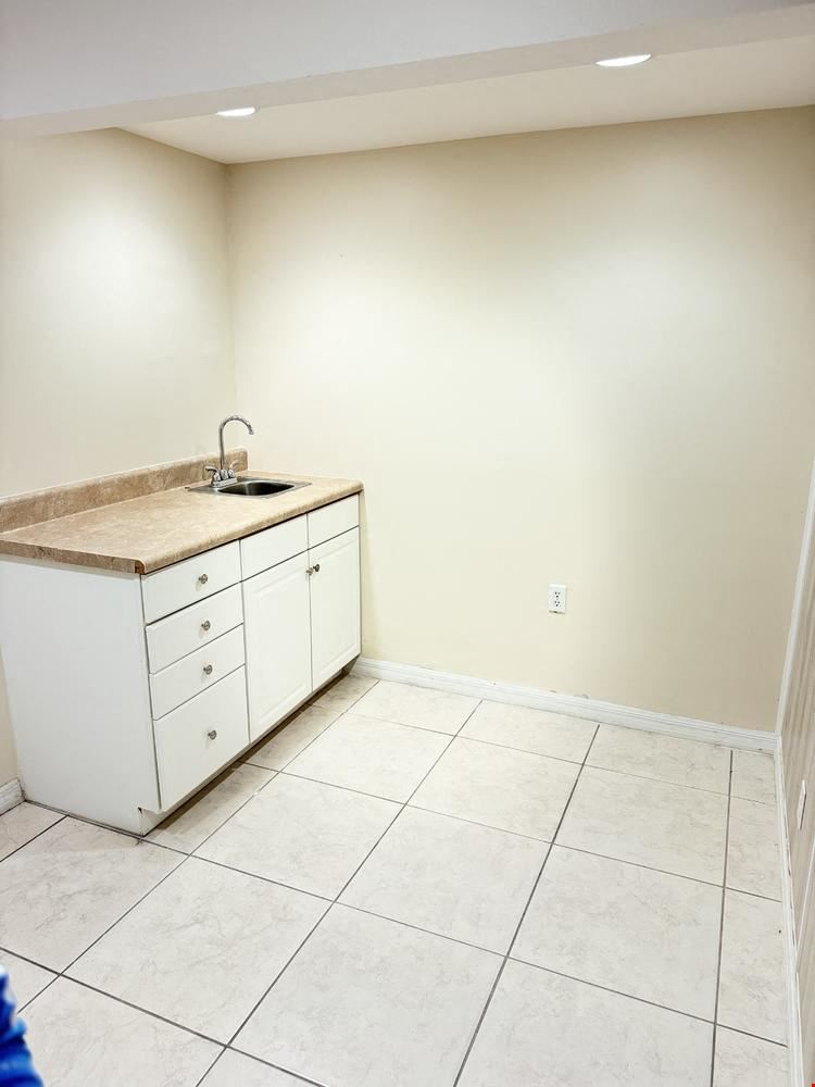 4,691 +/- SQFT FREESTANDING office space