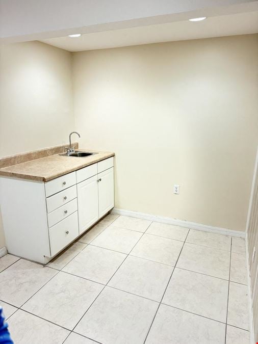 4,691 +/- SQFT FREESTANDING office space
