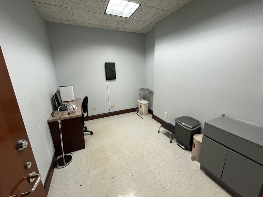Available Medical Office - Easton Court - 270-280 E 90th Dr