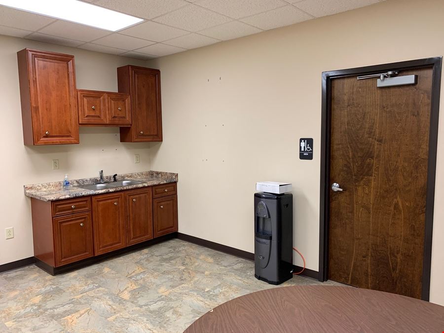 5,175 sq. ft. Office/Warehouse