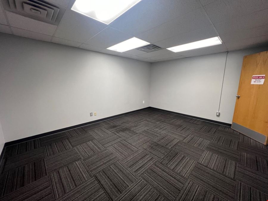 31 W Downer PI, Aurora, IL 60506