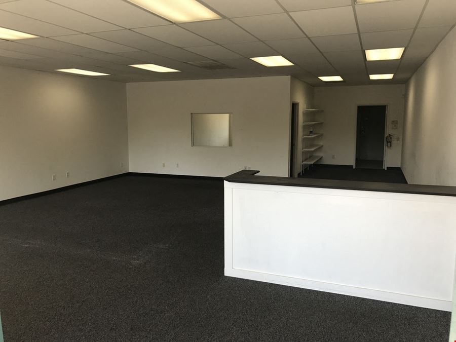 Retail/Office Available in Freestanding Commercial Retail Strip Center