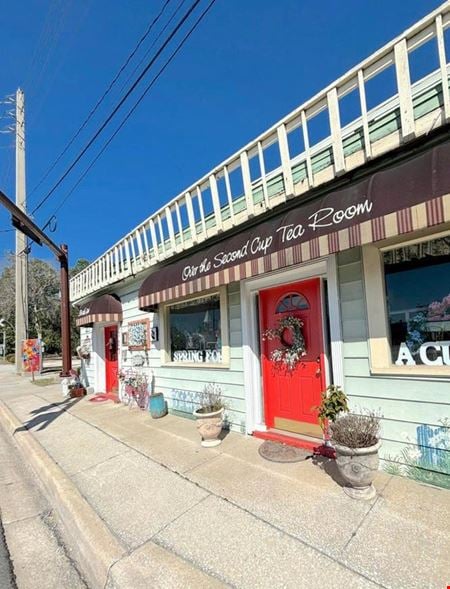 Preview of Retail space for Rent at 727 Kingsley Ave