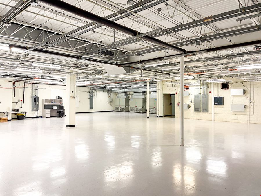 Highly Secure, 100% Climate Controlled Office Warehouse