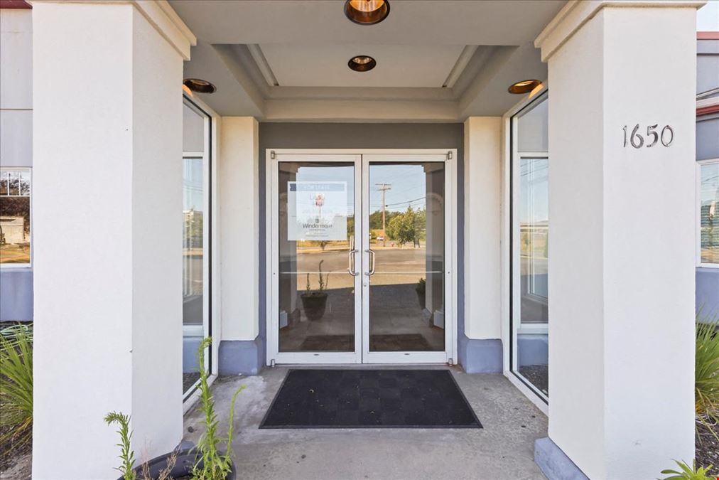 1650 w bakerview