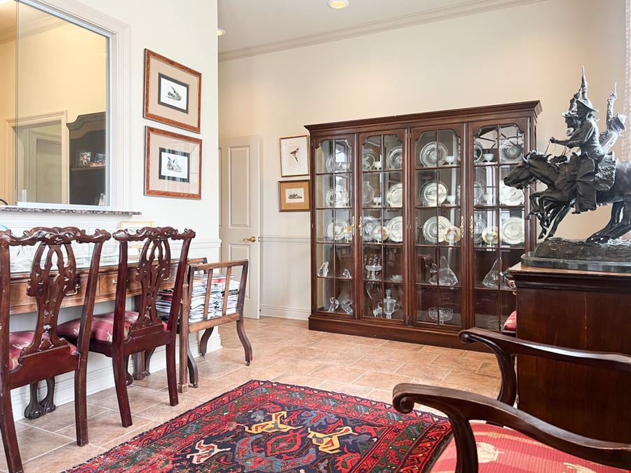 Professional Office Suite on Bluebonnet Blvd