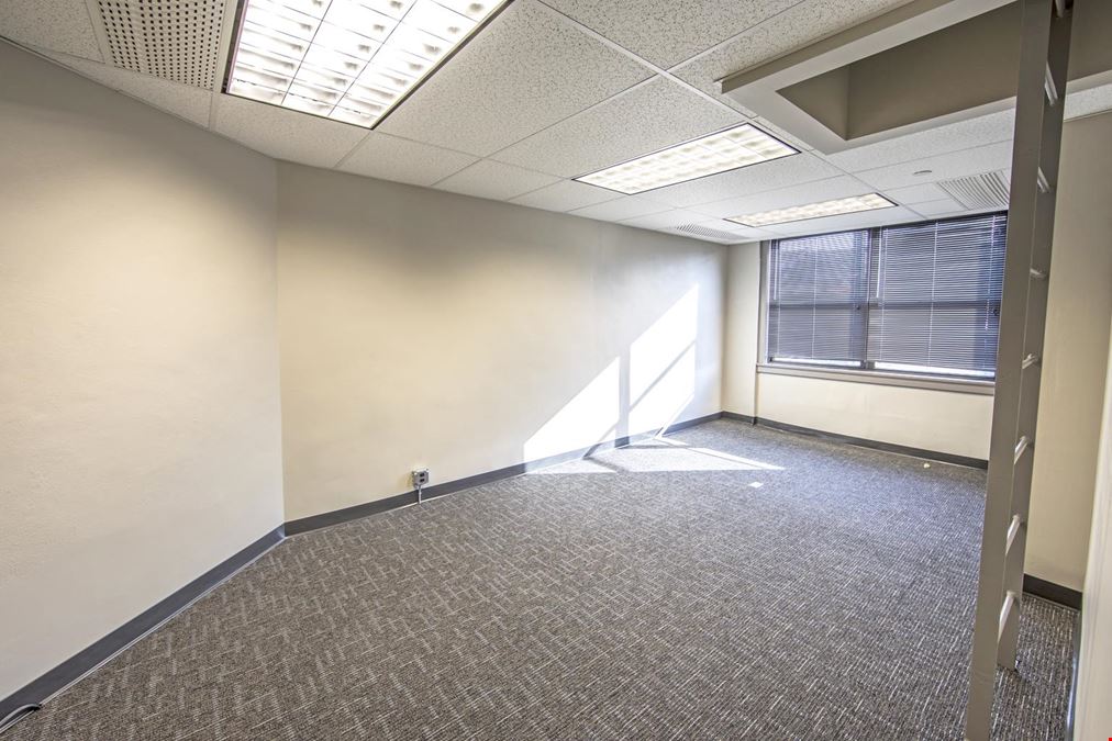 Investment Property: 6,886 SF Building Renovated for Office/Retail